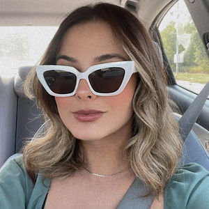 Meet your Posher, Isabella